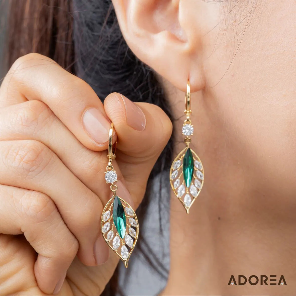 ARETES HOJA VERDE BRILLANTE